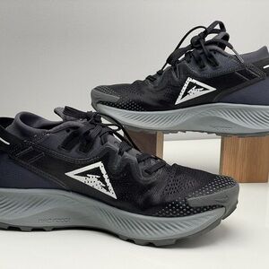 Nike Pegasus Trail Black and Gray Sneakers